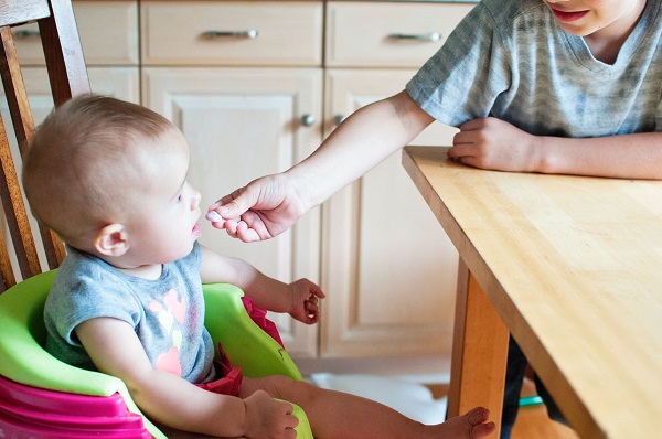 Cómo saber si un alimento está afectando a su bebé